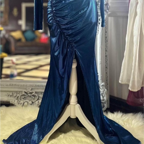 Blue Metallic 80’s Long Sleeve floor length dress (M/L) - Picture 4 of 4